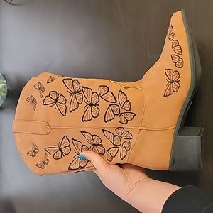 NEW Butterfly Embroidered Cowgirl Boots Women's Size 8